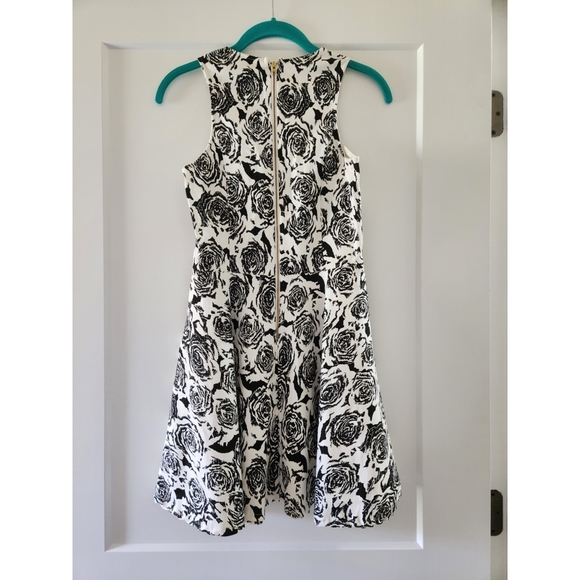 Juniors rose pattern dress - Picture 2 of 5